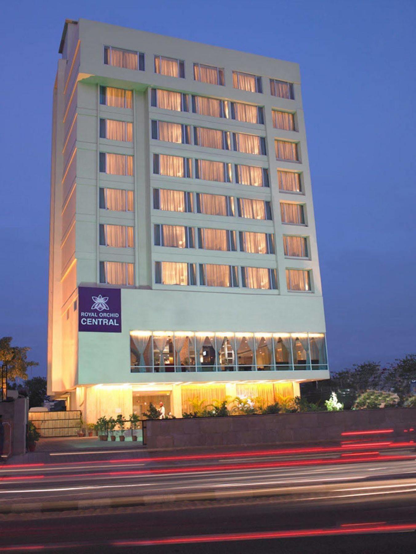 Royal Orchid Central Jaipur, Bani Park Buitenkant foto